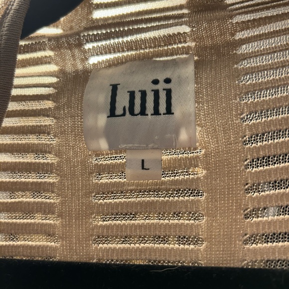 Beautiful, shear beige sweater. Beautiful pattern throughout. - Picture 3 of 3